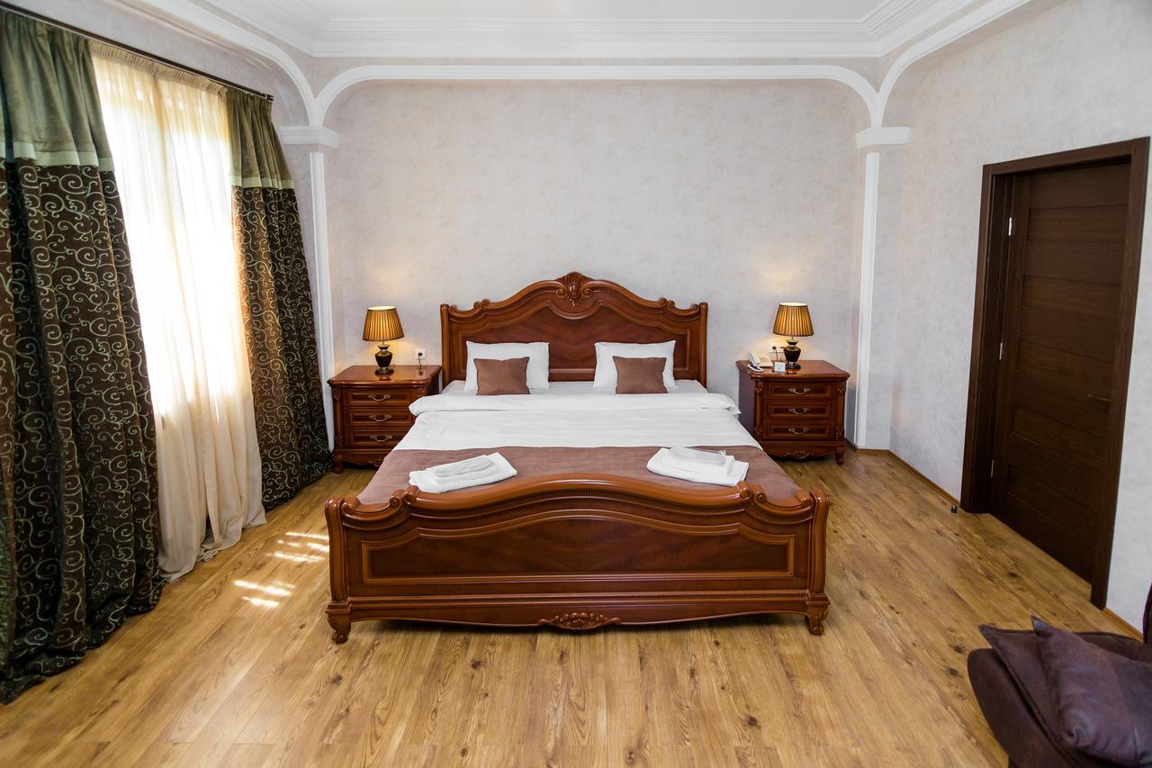 Elia Palace Hotel Tbilissi Extérieur photo