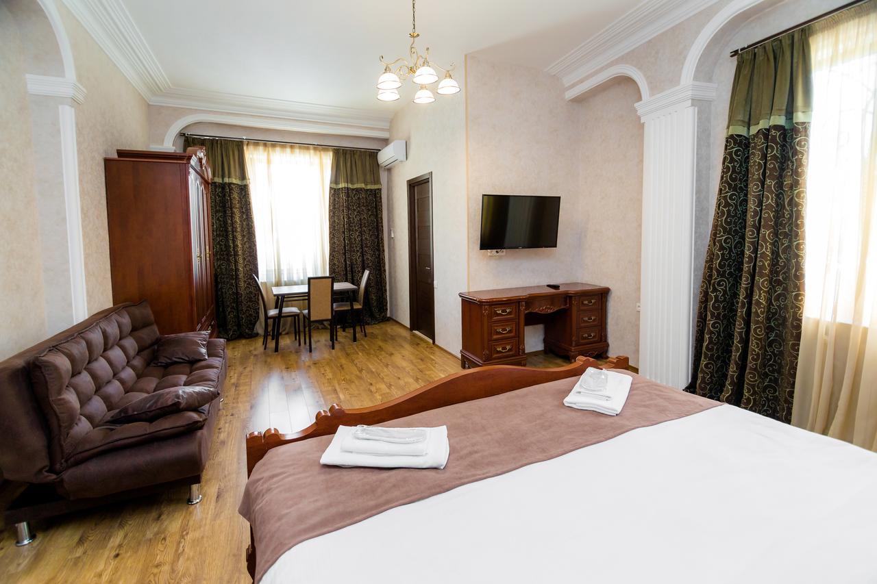 Elia Palace Hotel Tbilissi Extérieur photo