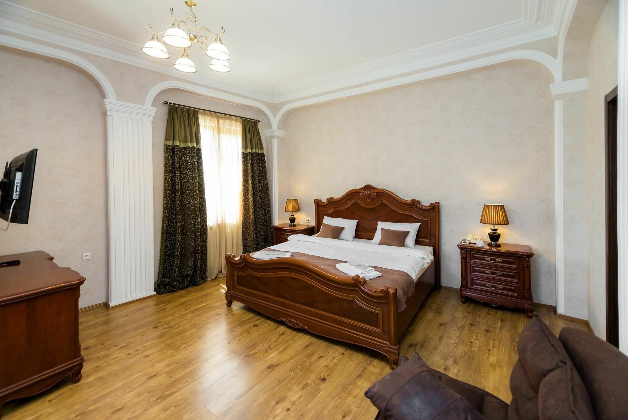Elia Palace Hotel Tbilissi Extérieur photo